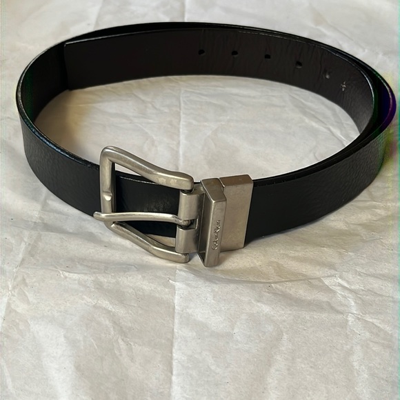 Calvin Klein Other - CALVIN KLEIN REVERSIBLE BELT WITH SILVER HARDWARE SIZE FIT 33 to 38